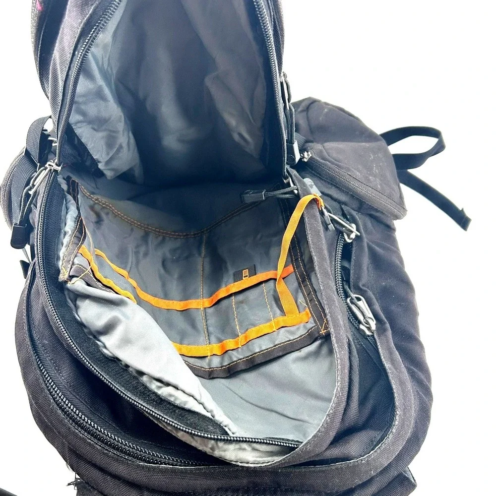 The North Face Mentor Commuter Backpack Black Padded Strap Hiking Travel Daypack